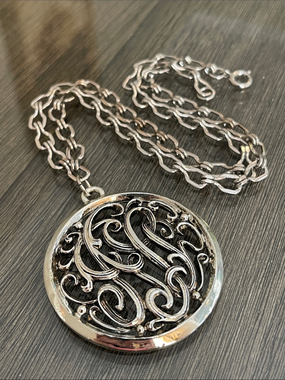 Vintage STAR Openwork Circle Monogram Pendant Necklace